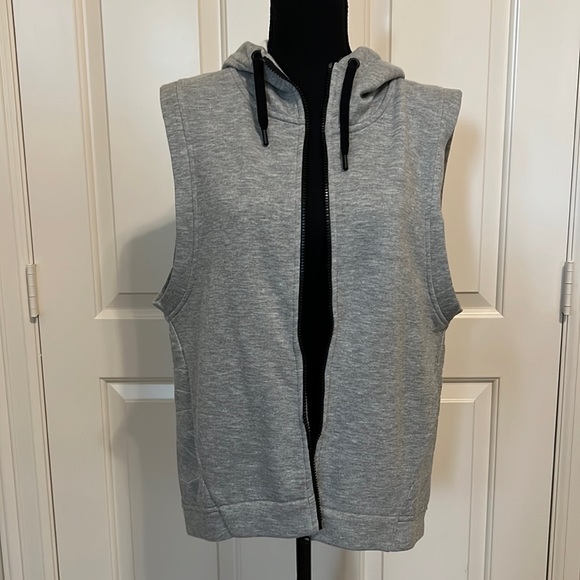 IVY PARK sleeveless embroidered hoodie sweatshirt - Picture 2 of 6